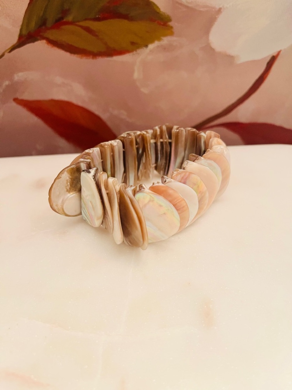 Vintage Mother-of-Pearl Shell Stretch Bracelet in Brown & Beige (7”) - Picture 6 of 7